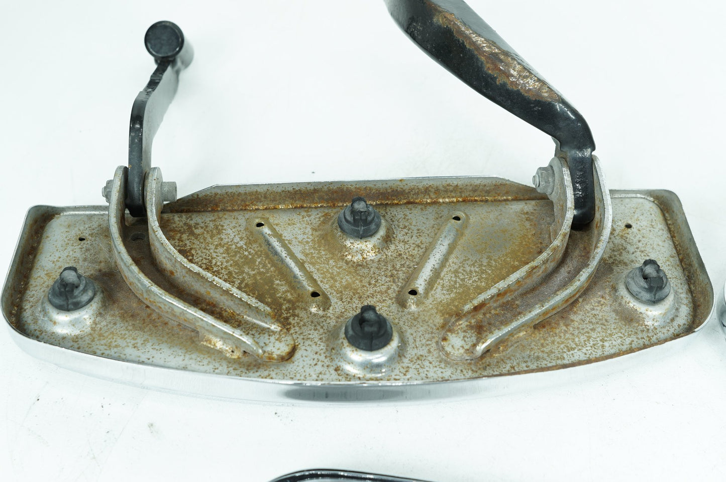 1999 - 2006 Harley-Davidson Touring Electra Glide Classic Left Right Driver & Pass Floorboard Foot Rest  	50621-79A