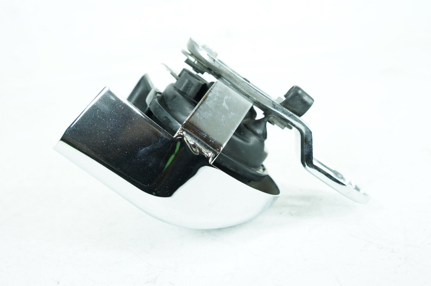 2007 - 2017 Harley-Davidson Dyna Switchback Horn Signal Klaxon Chrome Cover 61300478