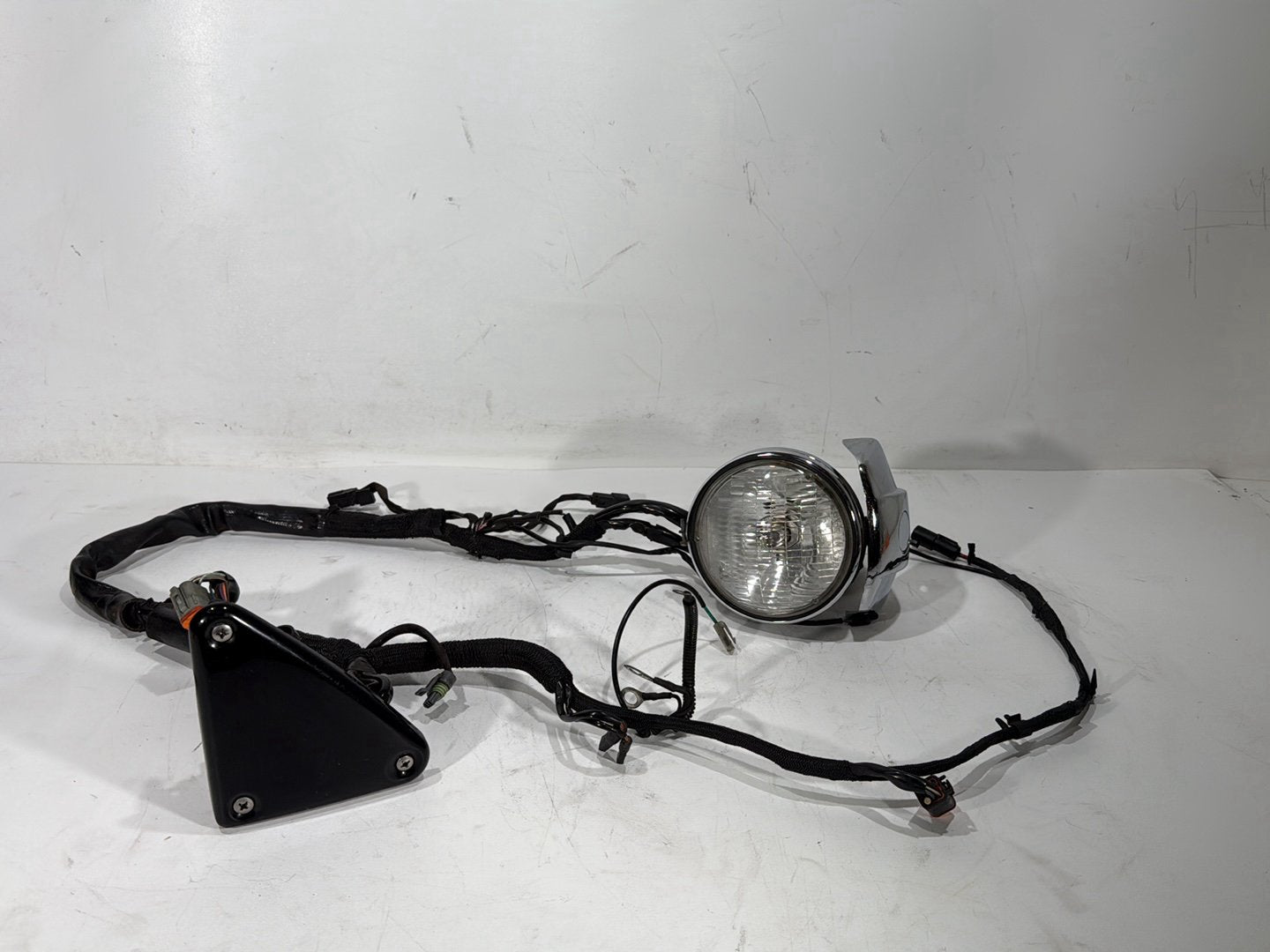 01 Harley Sportster 883 XLH883 OEM Headlight Headlamp Halogen w/ Main Wire CARB
