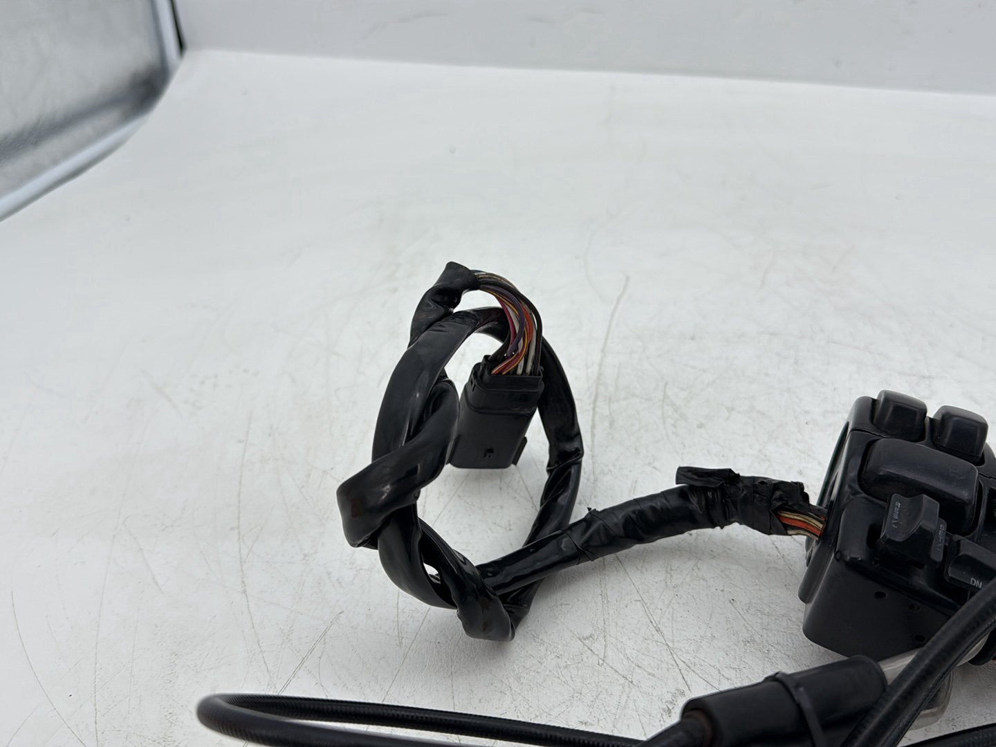 2007 Harley Touring FLHTCU Electra Glide Ultra OEM Right Engine Start Kill Switches Controls
