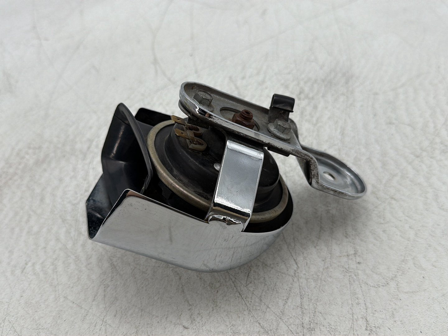 2011 Harley Heritage Softail Classic FLSTC OEM Horn Signal Klaxon Chrome Cover