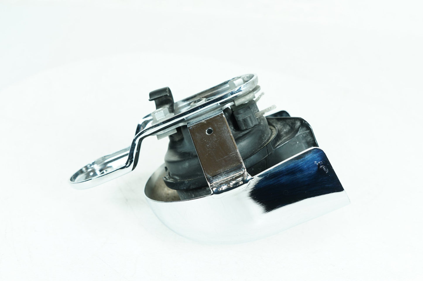 2007 - 2012 Harley-Davidson Touring Electra Glide Ultra Horn Signal Klaxon Chrome Cover  	69012-93A