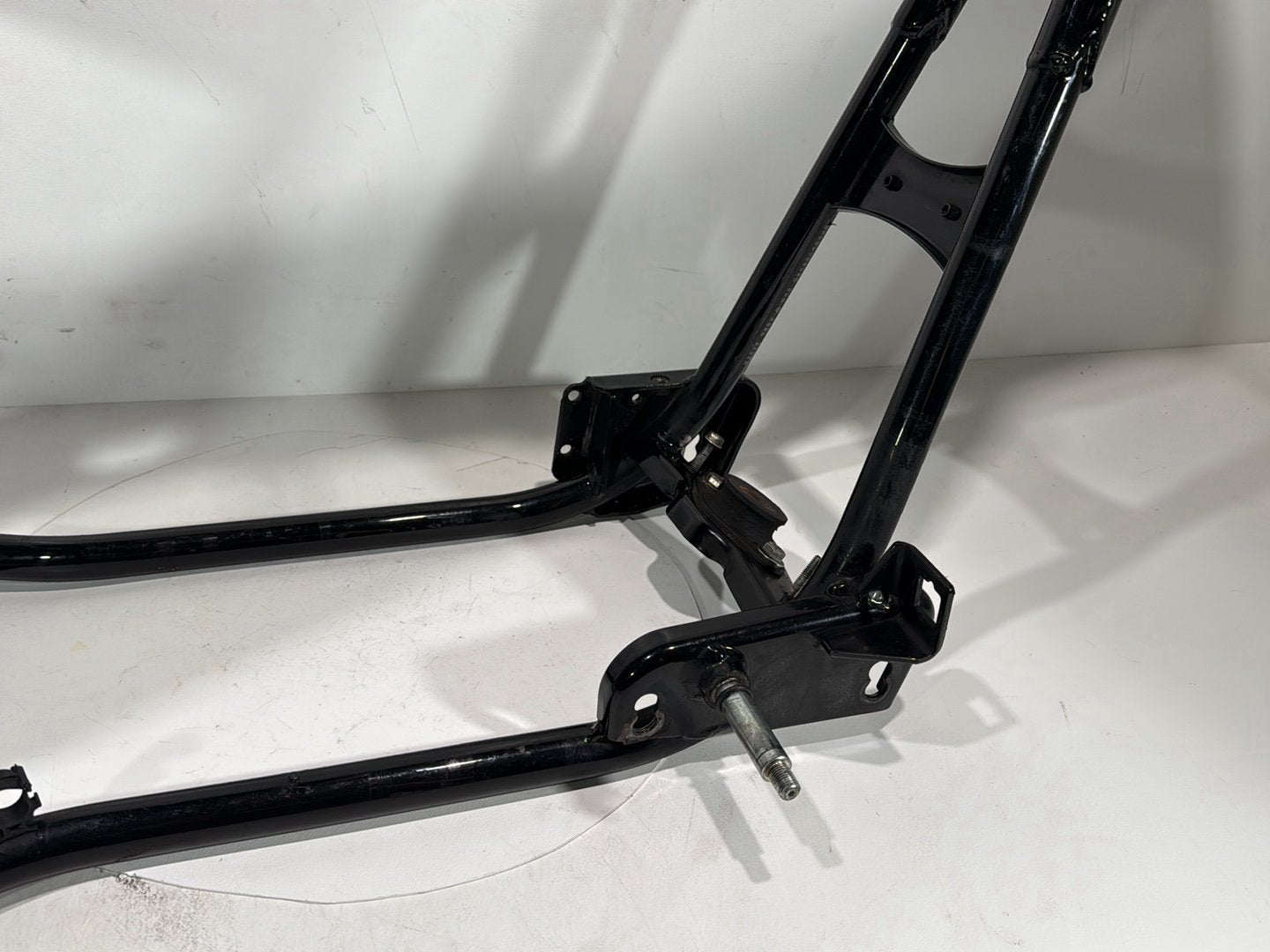 1999 - 2006 Harley-Davidson Touring Electra Glide Ultra Body Main Frame Chassis CLN CLR 47900-02A