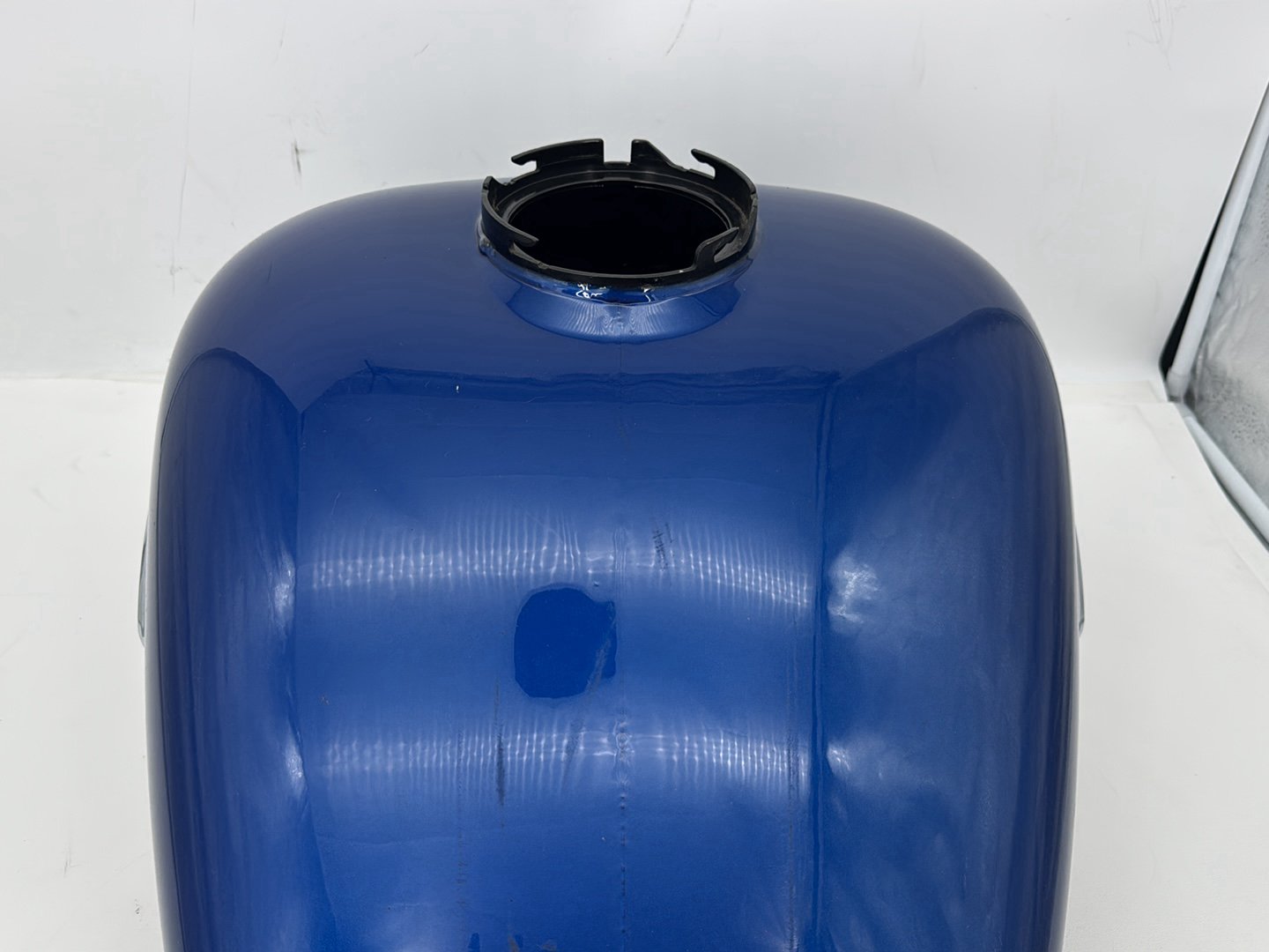 2007 - 2016 Harley-Davidson Touring Electra Glide Ultra Fuel Gas Tank Gasoline Reservoir 61356-08