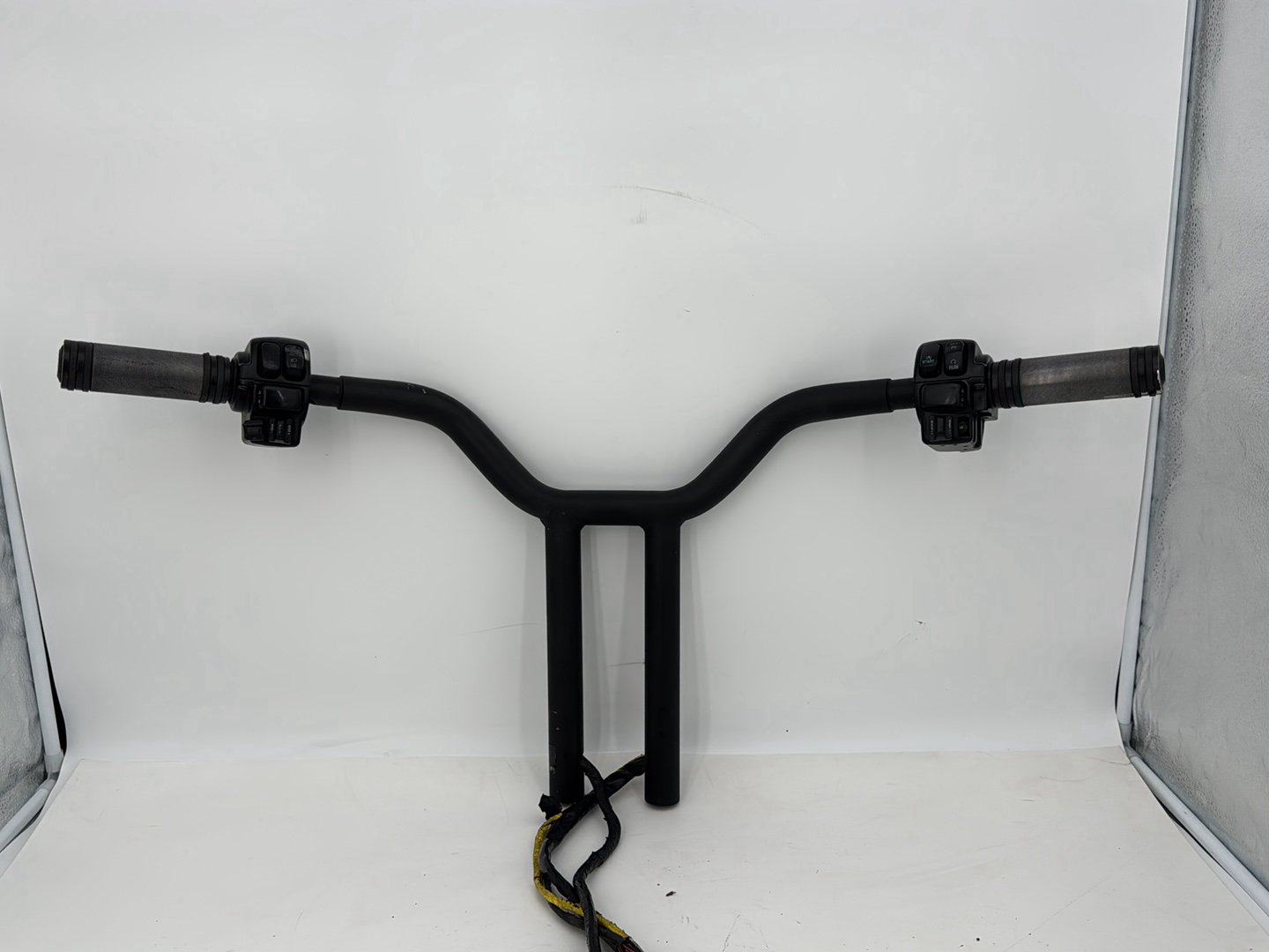 2007 - 2012 Harley-Davidson Touring Road Glide Handlebars Left Right Switches Controls 	71567-96