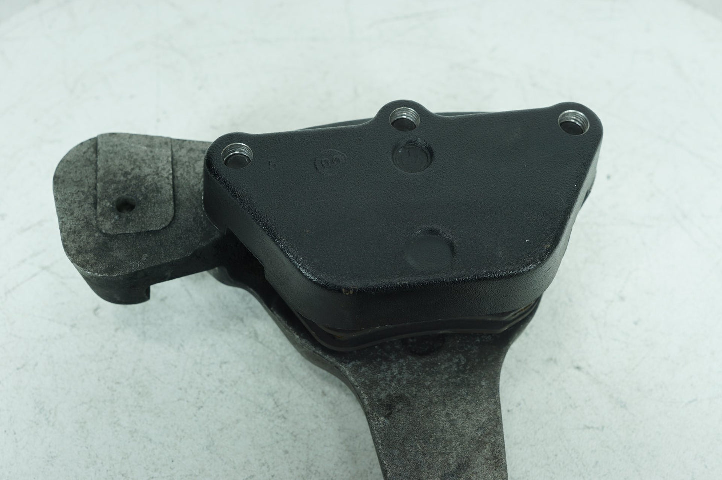 1999 Harley-Davidson Touring Road King Rear Brake Caliper Bracket 44016-00D