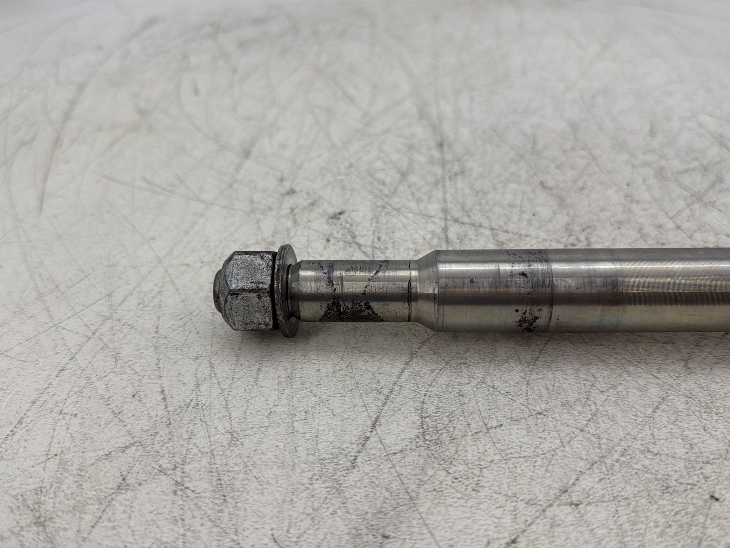 2012 Harley Dyna Super Glide Custom FXDCI OEM Front Wheel Axle Bolt Shaft