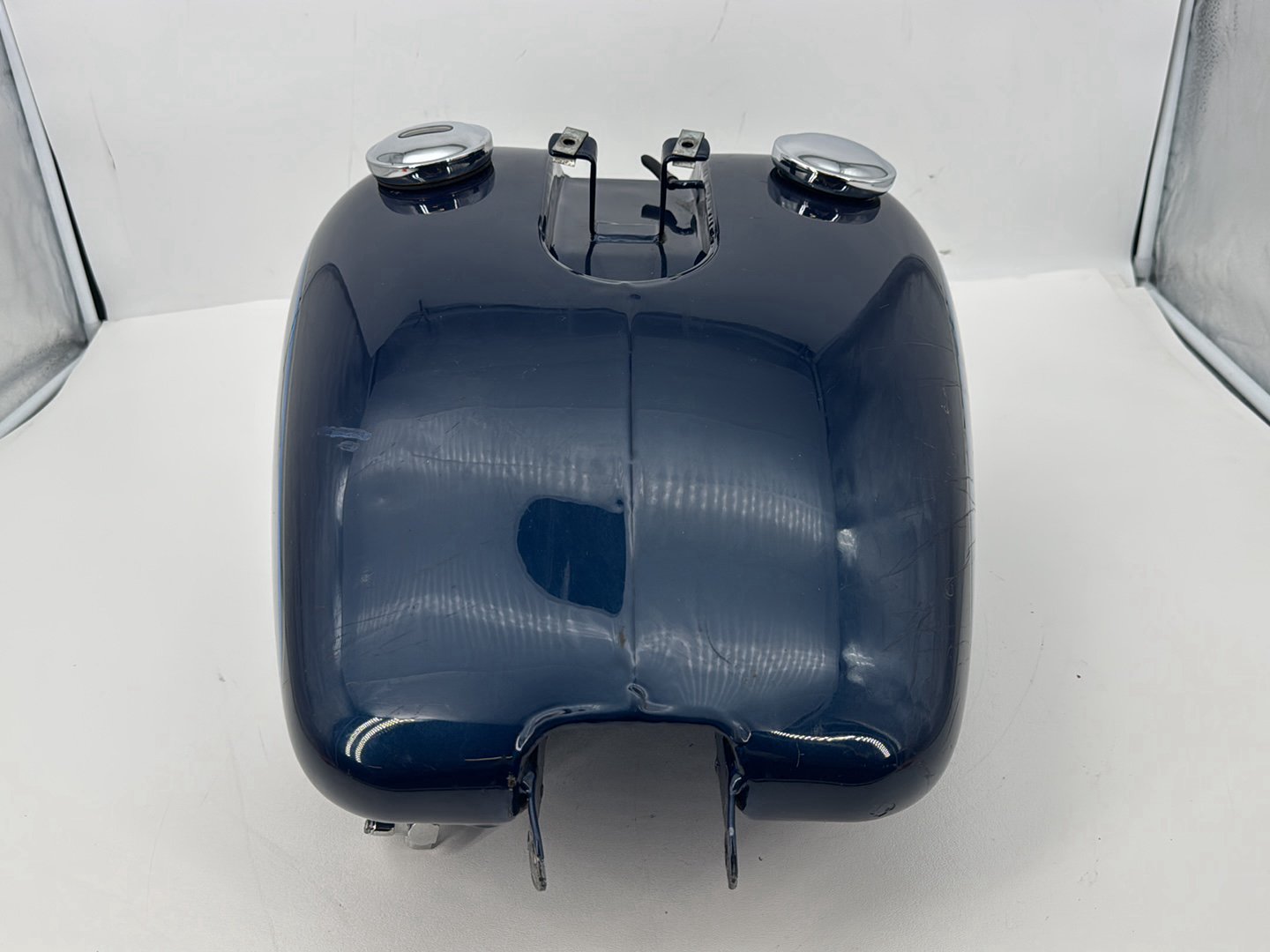 1999 - 2006 Harley-Davidson Dyna Low Rider Fuel Gas Tank Gasoline Reservoir w/ Fuel Tank Gauge Level