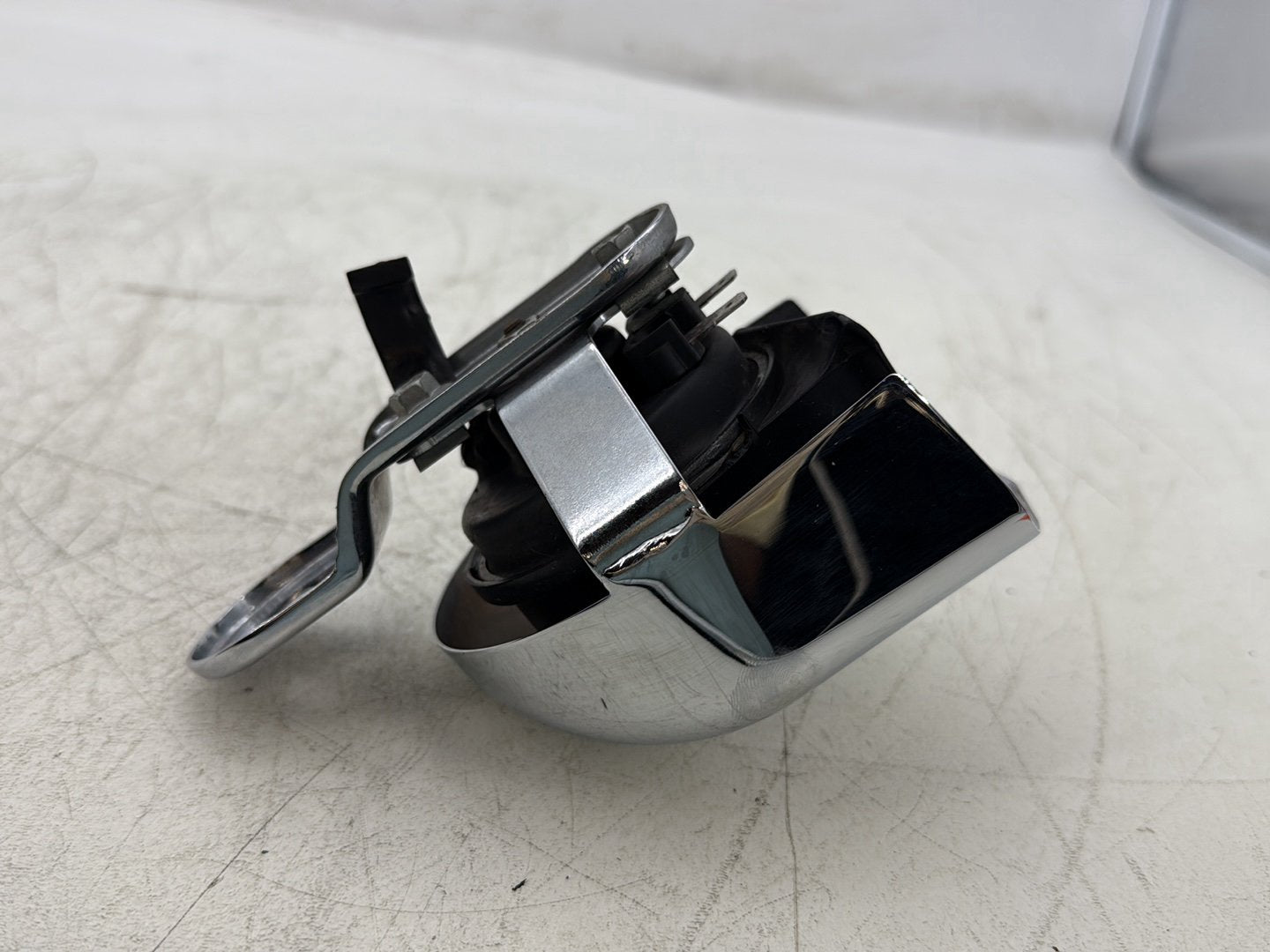 2012 Harley Street Glide Touring FLHX OEM Horn Signal Klaxon Chrome Cover
