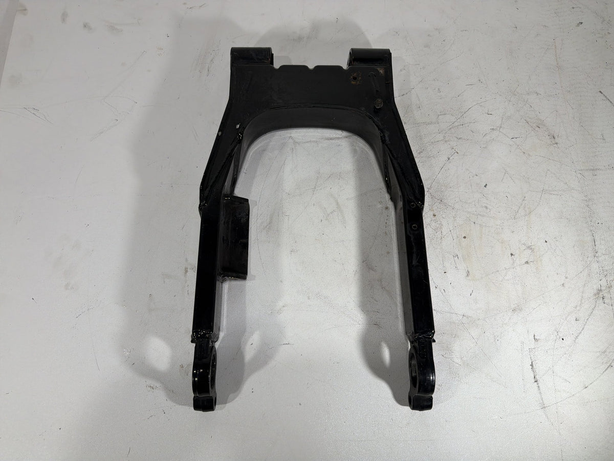 2004 Harley Electra Glide Touring Ultra OEM Rear Fork Swingarm Swing Arm