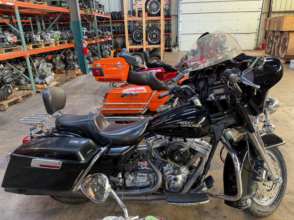 1999-2006 Harley-Davidson Electra Glide FLHT Touring