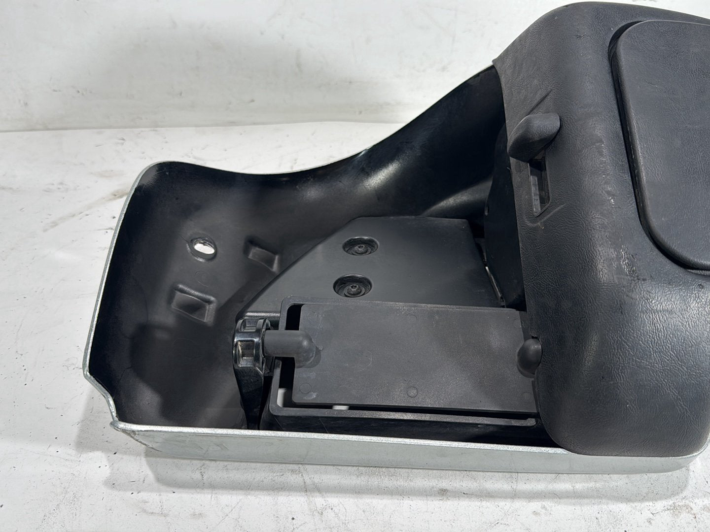 2015 Harley Electra Glide Touring Ultra Low OEM Left Lower 1 Fairing Cowl Cover