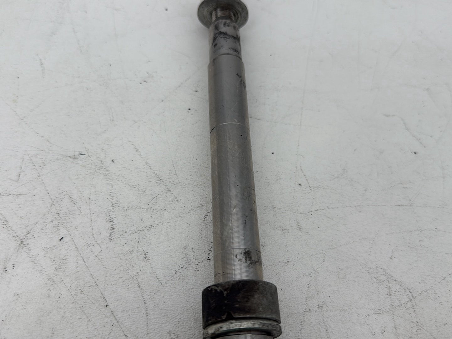 2004 - 2013 Harley-Davidson Sportster 1200 Custom Front Wheel Axle Bolt Shaft 43895-00