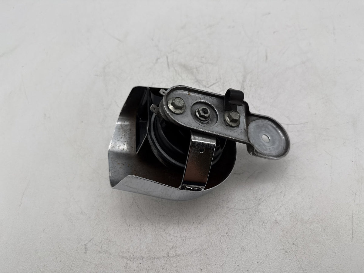 2008 Harley Softail Custom FXSTC OEM Horn Signal Klaxon Chrome Cover
