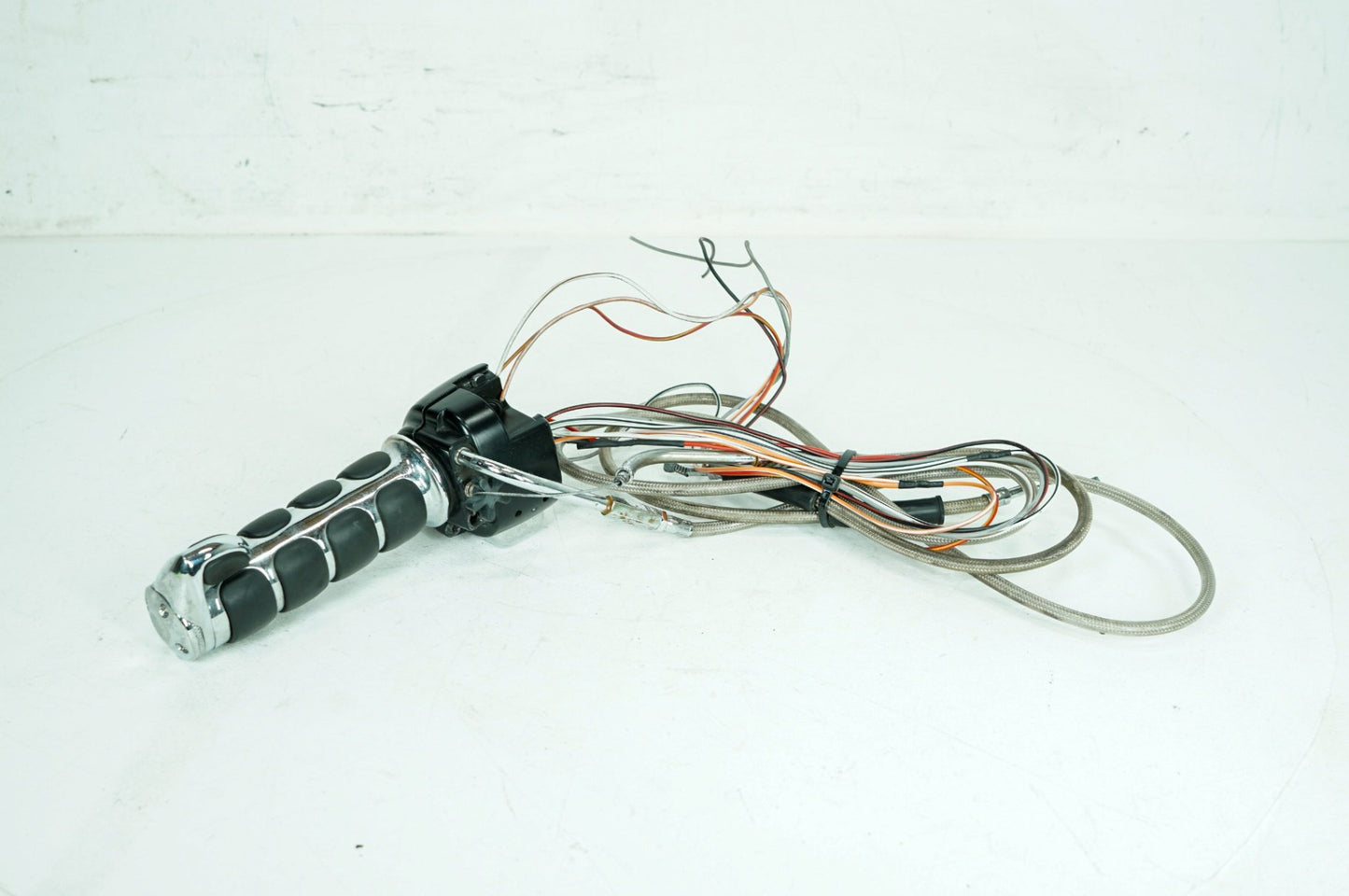 1999 - 2006 Harley-Davidson Dyna Wide Glide Right Engine Start Kill Switches Controls 71684-06A