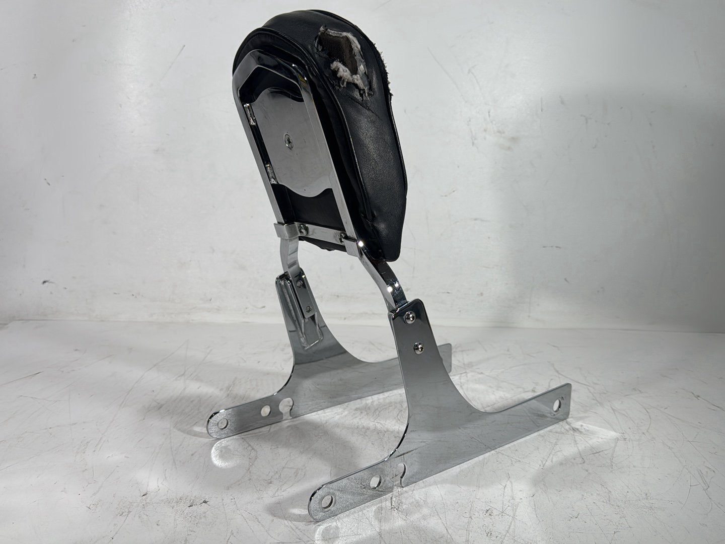 2003 Harley Dyna Wide Glide FXDWG OEM Rear Sissy Bar w/ Backrest Cushion Pad
