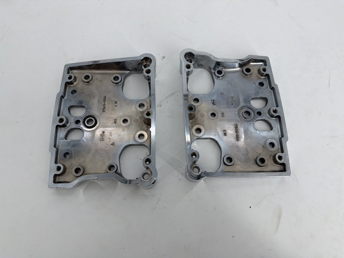2016 Harley Touring FLHXS Street Glide OEM Twin Cam Lower Rocker Boxes 17543-99A