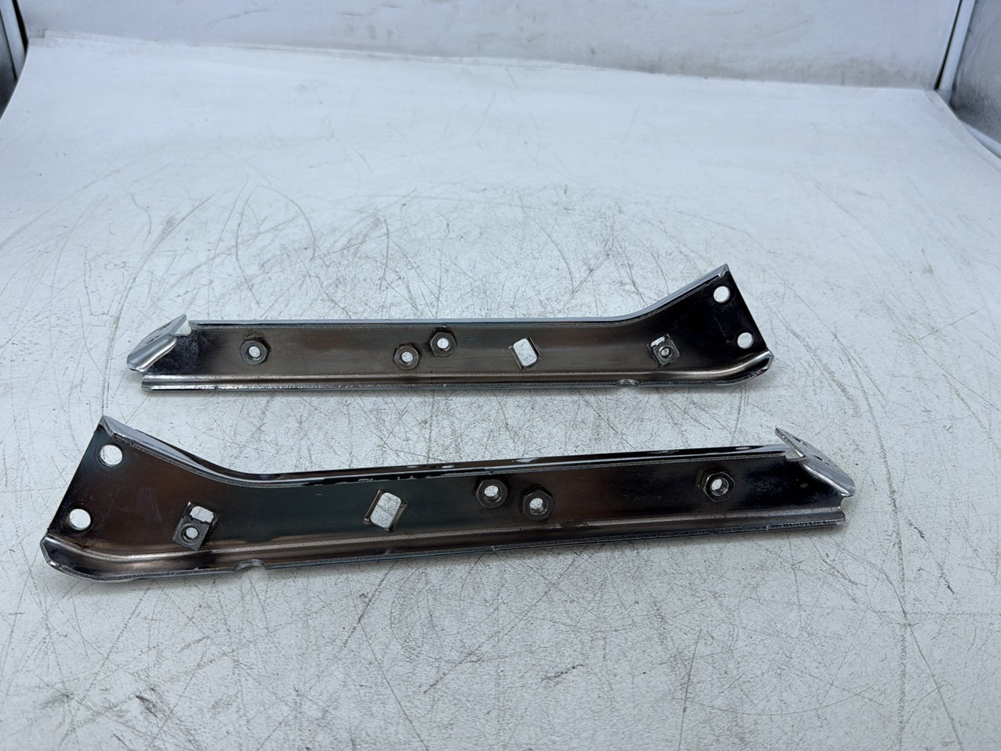 07 Harley Touring Electra Glide OEM Left &amp; Right Saddlebag Mount Brackets