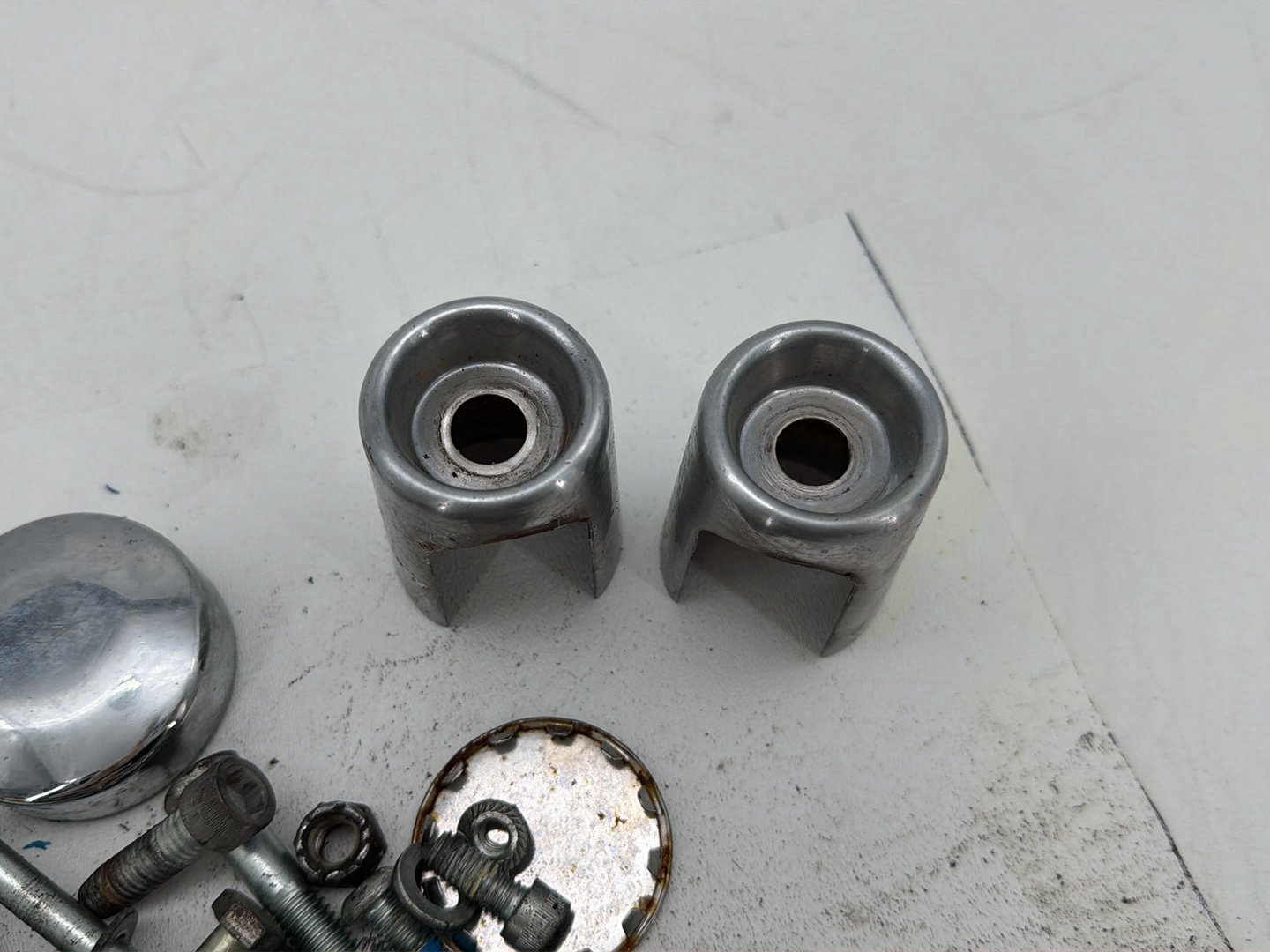 2009 Harley Dyna Street Bob FXDB OEM Hardware Bolts Nuts & Brackets