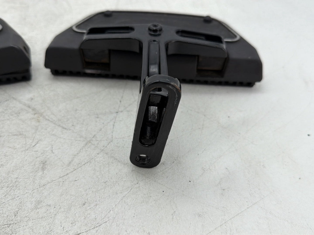 10 Harley Electra Glide Touring OEM Left & Right Passenger Floorboard Foot Rest