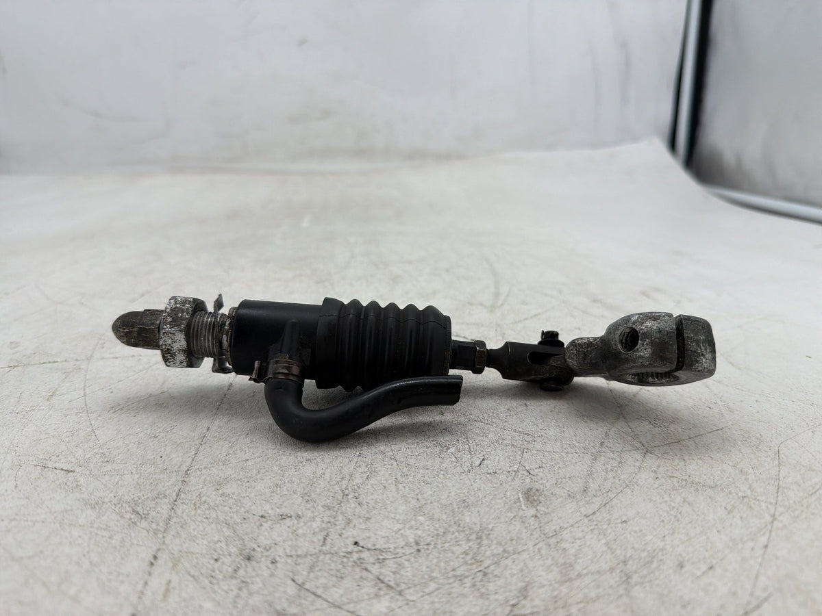1995 Harley Electra Glide Touring FLHT OEM Rear Brake Master Cylinder 41755-95A