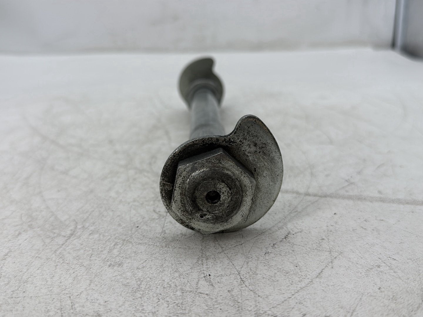 2005 Harley Electra Glide Touring Ultra FLHTCUI OEM Rear Wheel Axle Bolt Shaft