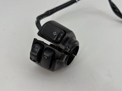 1999 - 2006 Harley-Davidson Touring Road King Left Turn Signal Headlight Switches Controls  	71685-06A