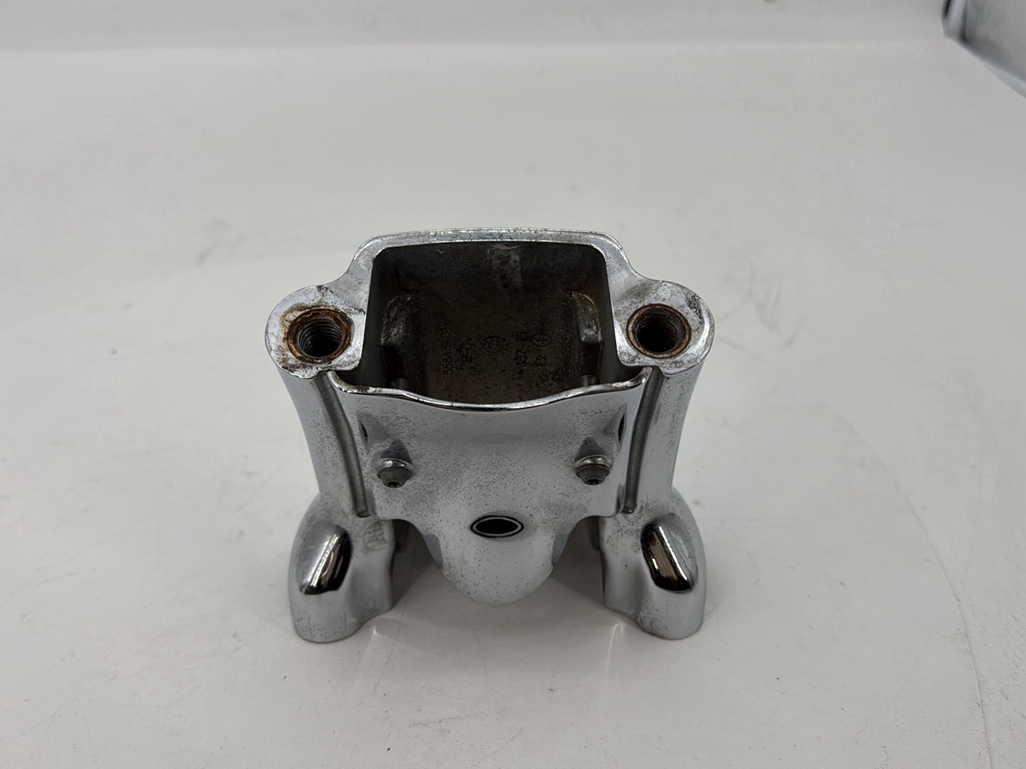 2004 - 2013 Harley-Davidson Sportster 883 Custom Front Handlebar Riser Top Clamp Chrome 56017-04