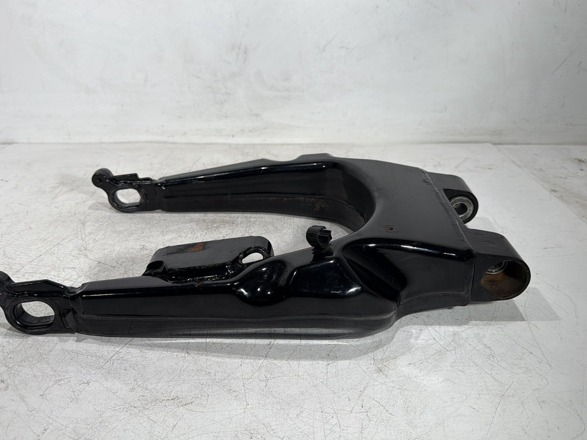 2010 Harley Electra Glide Touring Ultra OEM Rear Fork Swingarm Swing Arm