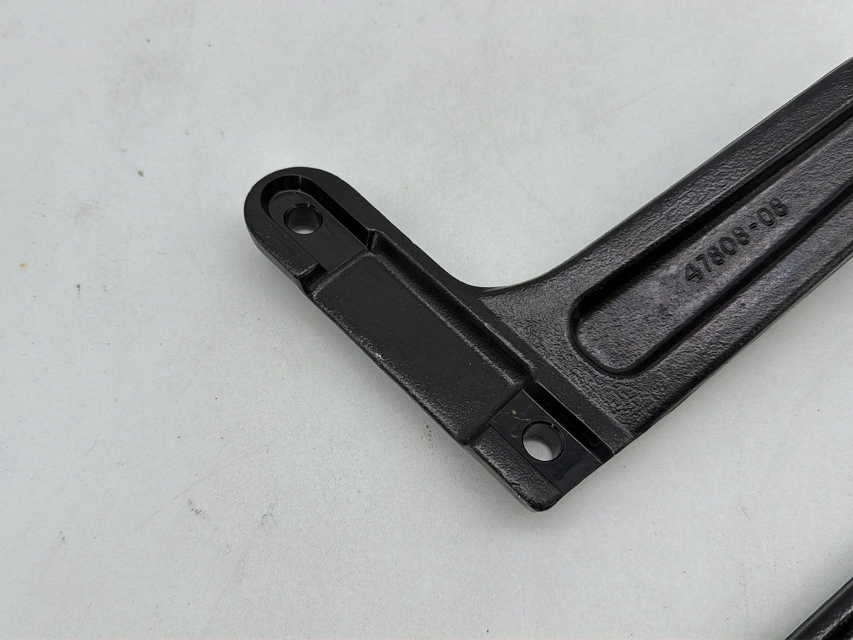 2015 Harley Softail Deluxe FLSTN OEM Rear Left & Right Fender Support Bracket