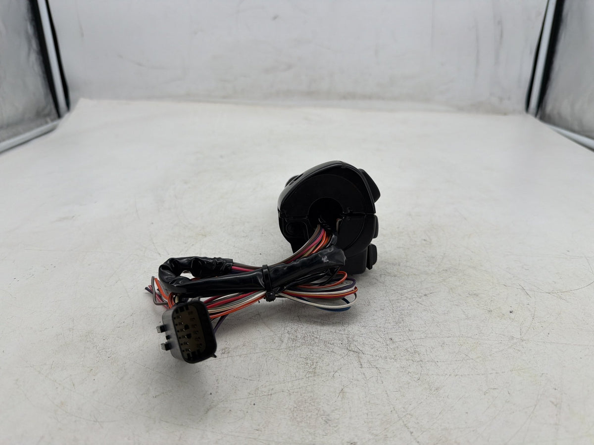 2009 Harley Street Glide Touring OEM Right Engine Start Kill Switches Controls