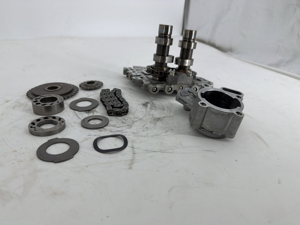 16 Harley Touring FLHXS Street Engine Motor Cam Support Camshaft Plate Oil Pump
