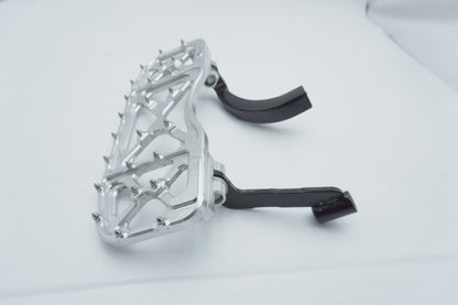 1999 - 2006 Harley-Davidson Touring Electra Glide Right Driver 1 Floorboard Foot Rest Aftermarket MX Style Wide Billet