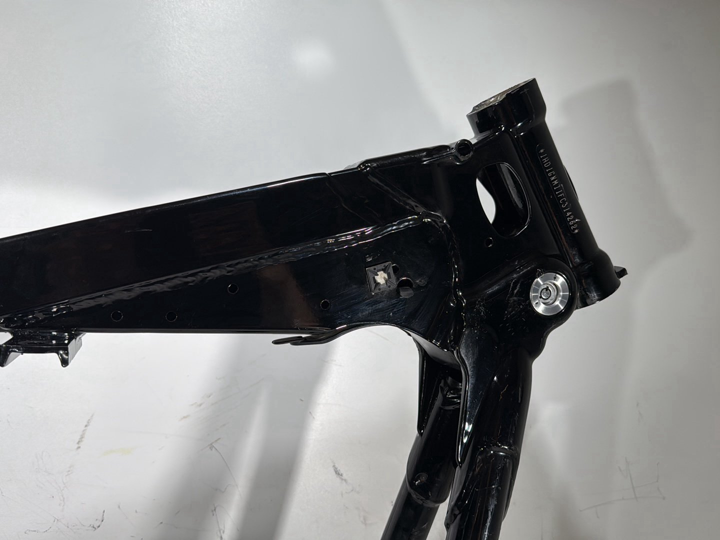 2015 Harley Dyna Low Rider FXDL OEM Body Main Frame Chassis SLVG