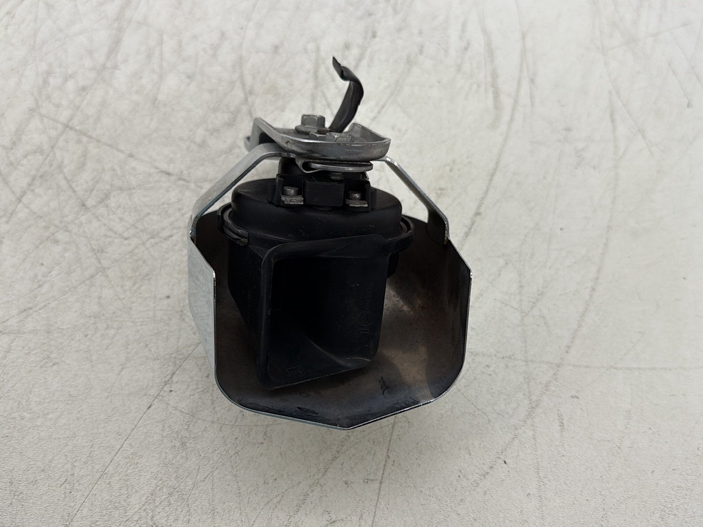 2012 Harley Street Glide Touring FLHX OEM Horn Signal Klaxon Chrome Cover