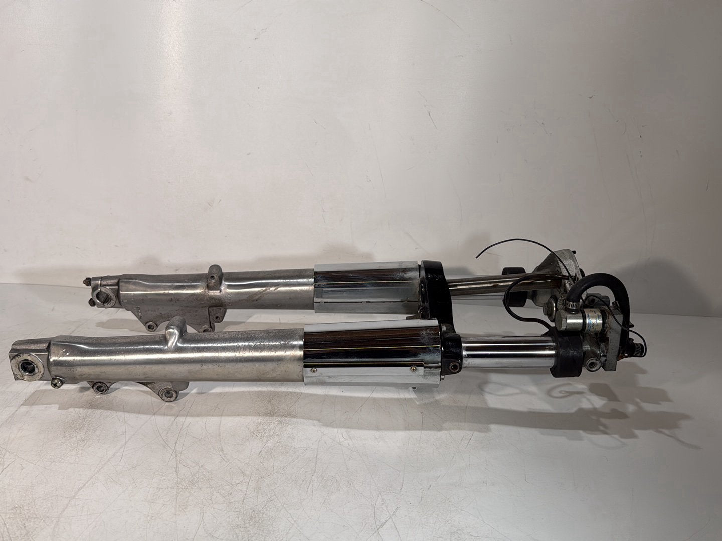 1984 - 1998 Harley-Davidson Touring Electra Glide Classic Front Triple Tree Set & LH RH Fork Legs Sliders