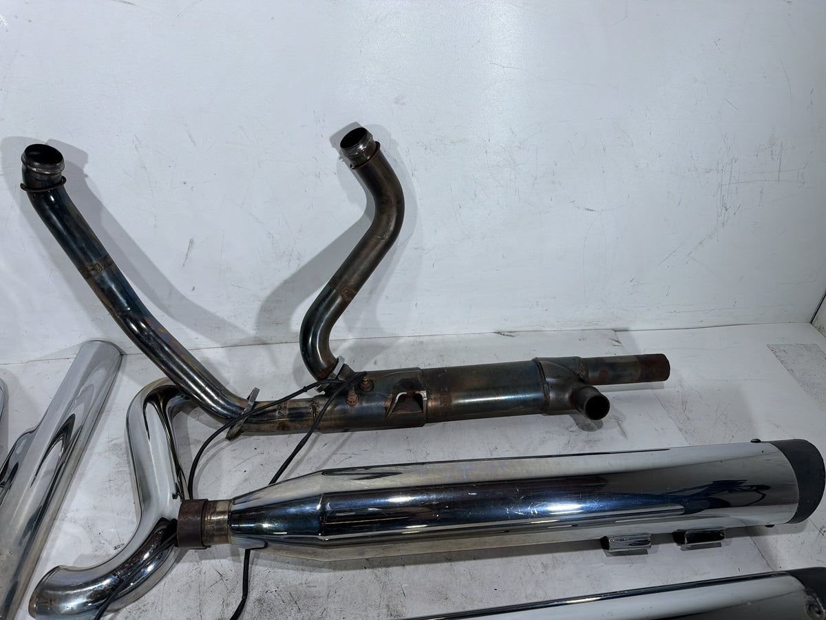 2010 Harley Electra Glide Touring Ultra OEM Exhaust Header Pipes Muffler