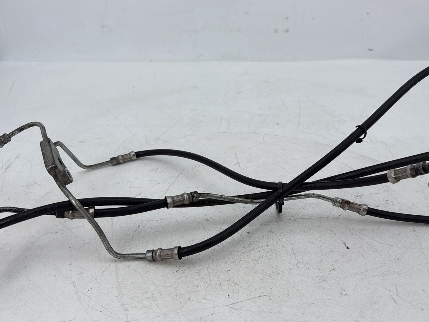 2008 - 2016 Harley-Davidson Touring Electra Glide Ultra Front Brake Hose Line Pipe ABS 40612-09