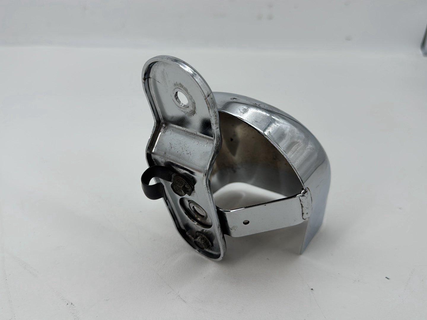 1999 - 2006 Harley-Davidson Touring Electra Glide Classic Horn Signal Klaxon Chrome Cover  	69012-93A