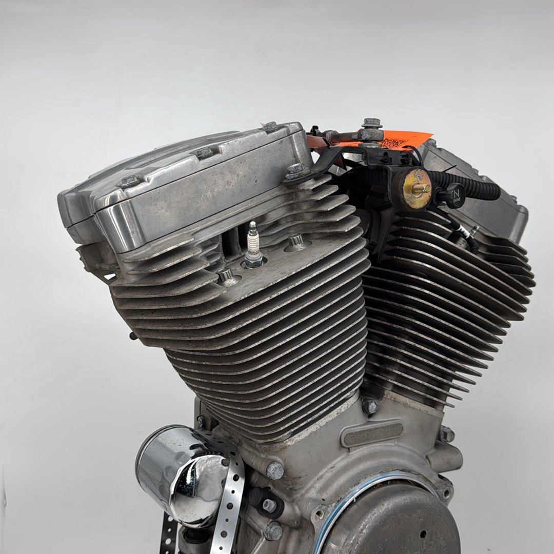 1999 - 2006 Harley-Davidson Dyna Super Glide CARB Twin Cam 88 Engine Motor 19256-05A