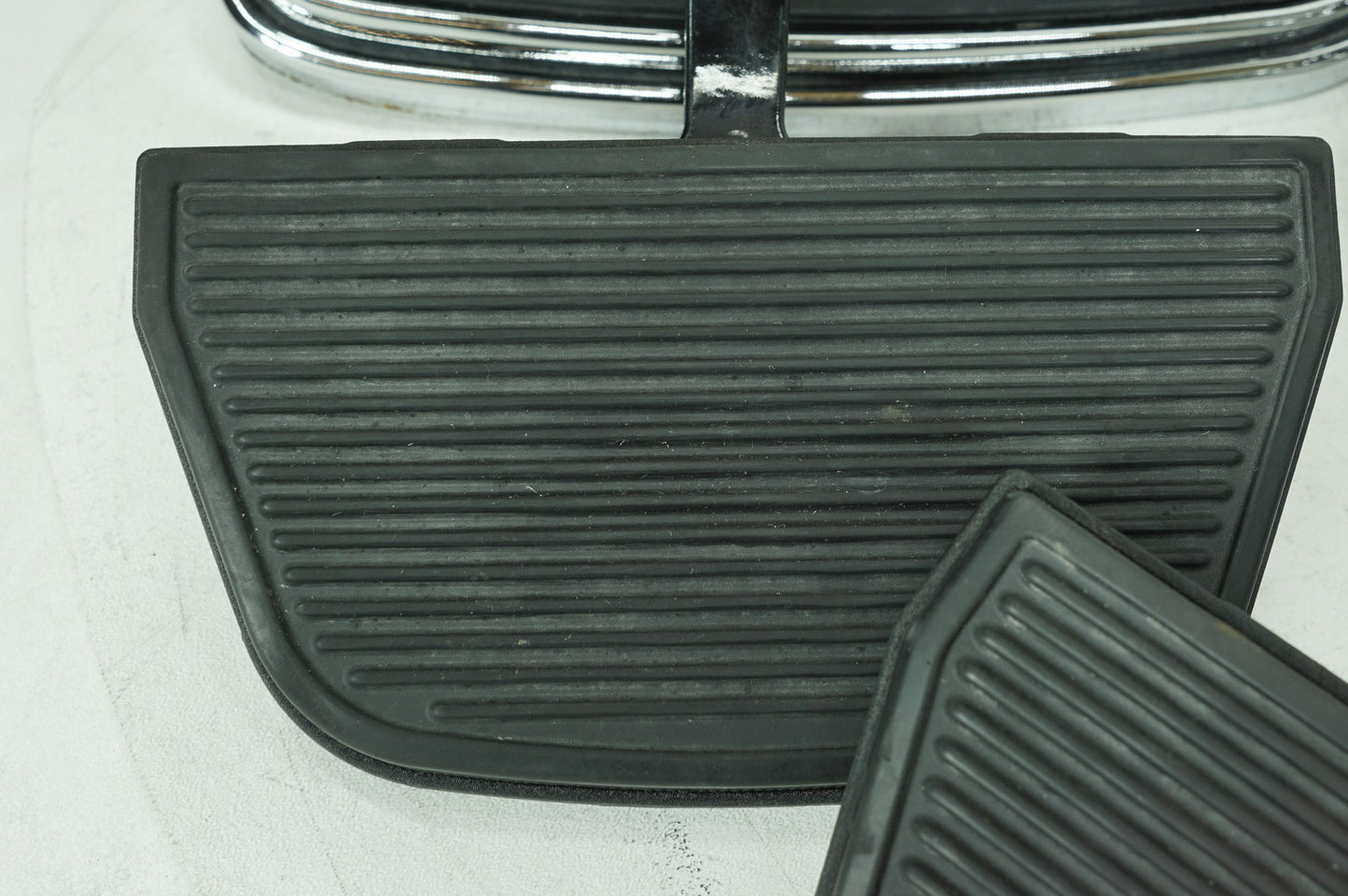 2007 - 2011 Harley-Davidson Touring Street Glide Left Right Driver & Pass Floorboard Foot Rest 50683-04
