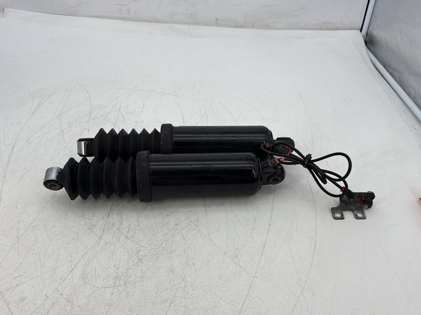 2000 Harley Touring Electra Glide Ultra OEM Rear Left Right Shock Absorbers 13"