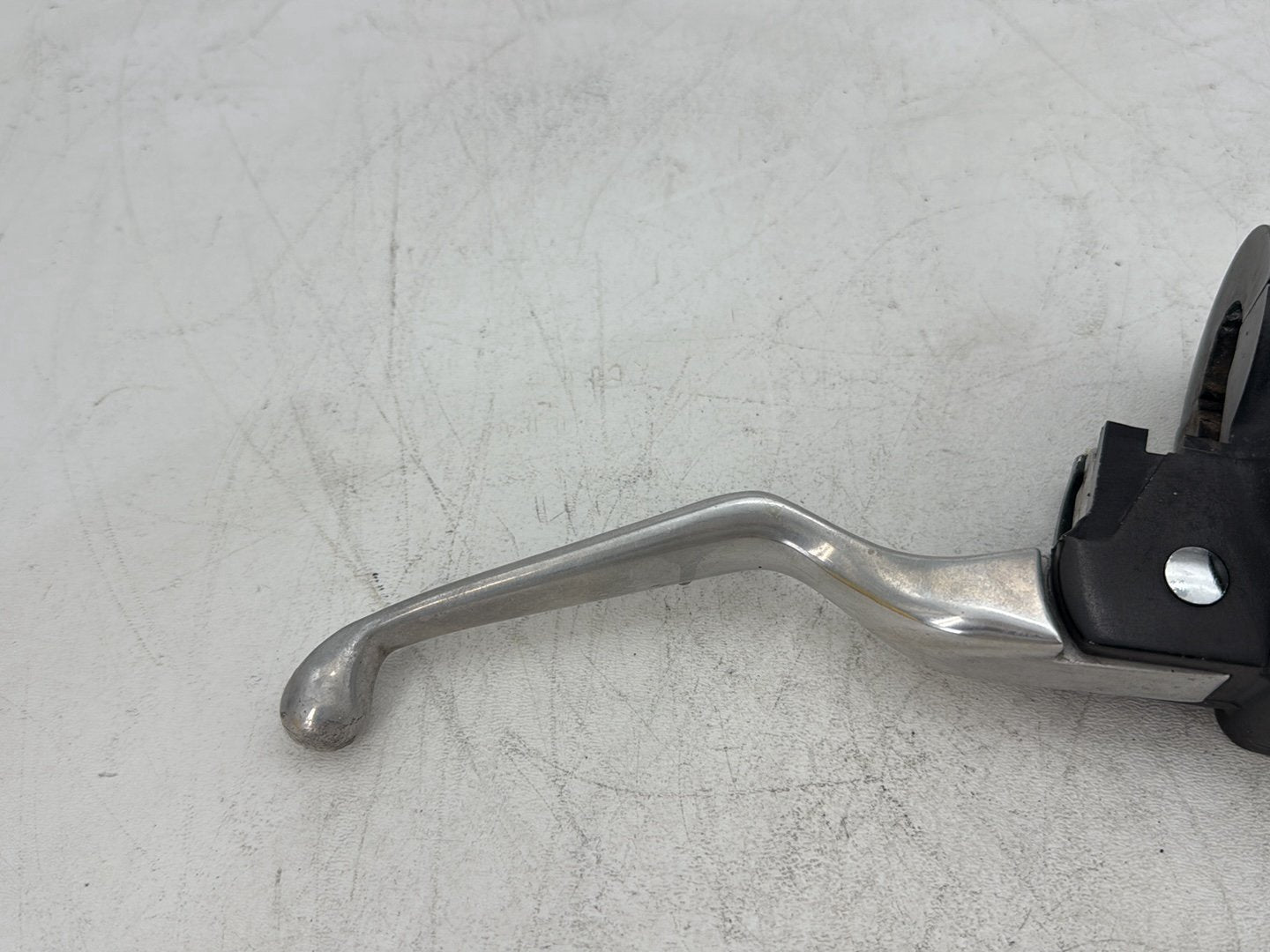 2009 Harley Sportster 883 XL883L Front Right Brake Lever Master Cylinder SCRATCHED