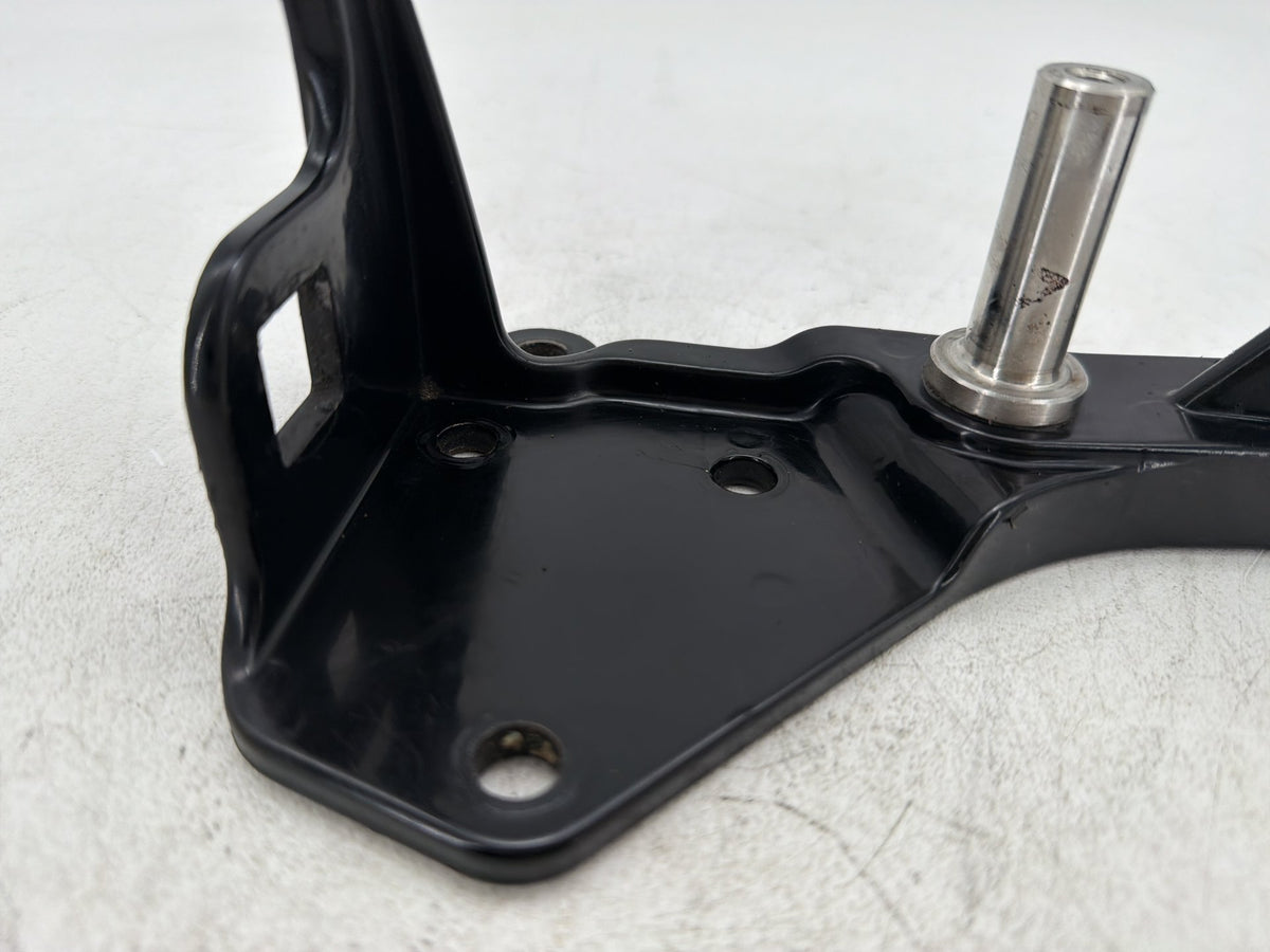 2002 Harley Heritage Softail Classic FLSTC OEM Right 1 Footboard Mount Bracket