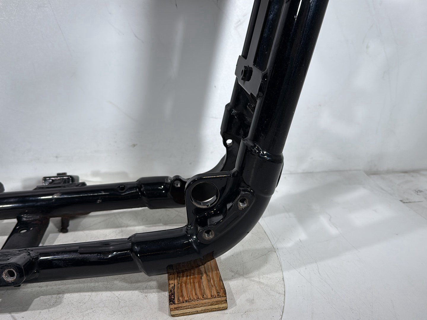 2006 Harley Sportster XL883L 883 Low OEM Body Main Frame Chassis SLVG