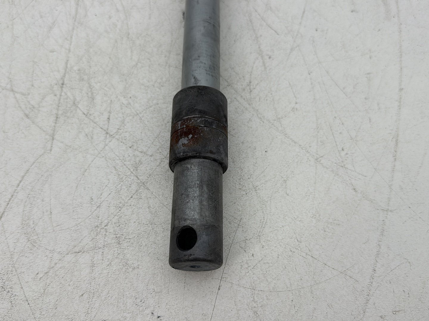 2000 Harley Touring FLHTCUI Electra Glide Ultra OEM Front Wheel Axle Bolt Shaft