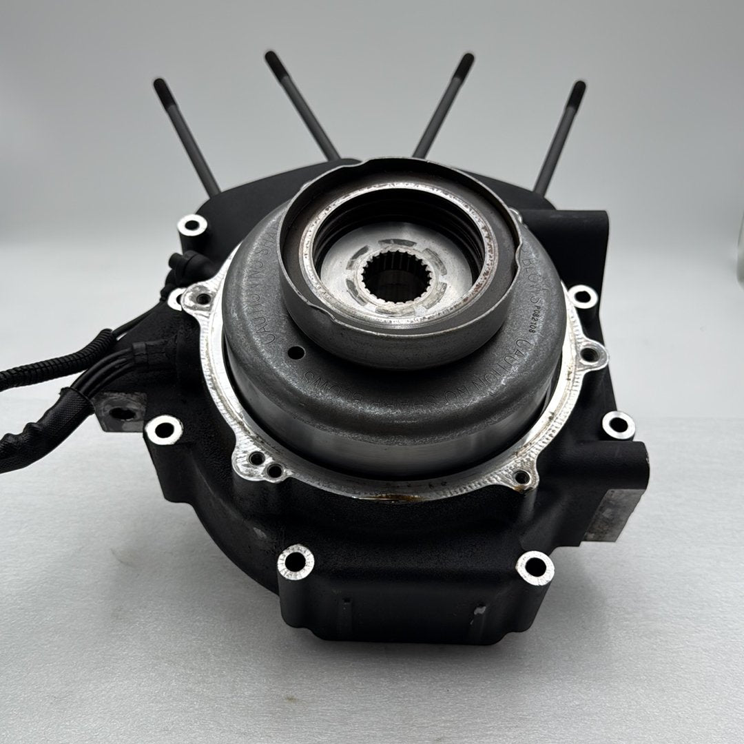 2007 - 2012 Harley-Davidson Touring Street Glide Crankcase Shaft Engine Motor Cover 24649-06