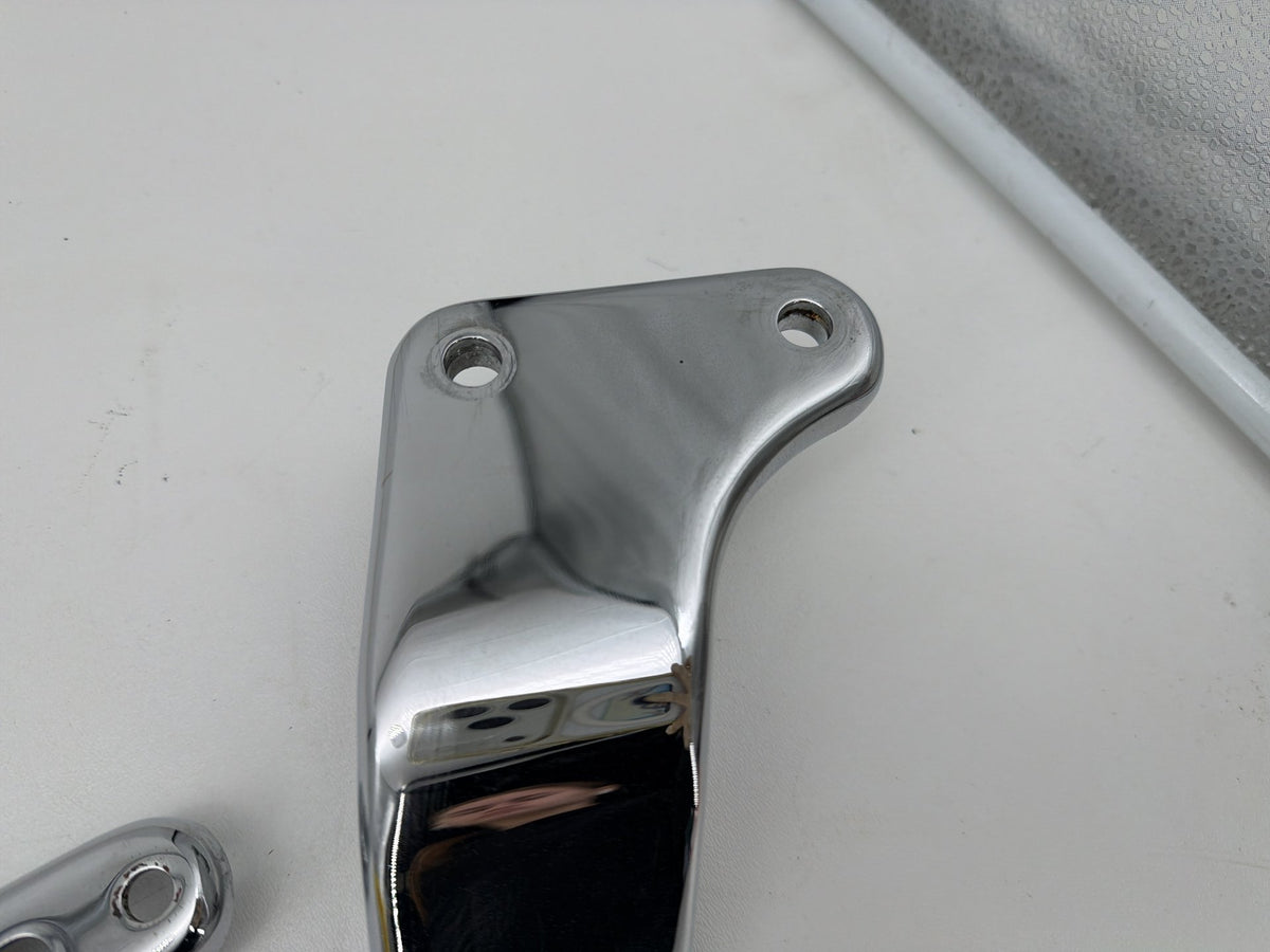 2002 Harley Heritage Softail Classic OEM Rear Left Right Fender Struts Bracket