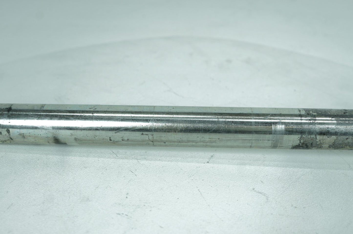 2012 - 2016 Harley-Davidson Touring Street Glide Rear Wheel Axle Bolt Shaft 41056-09