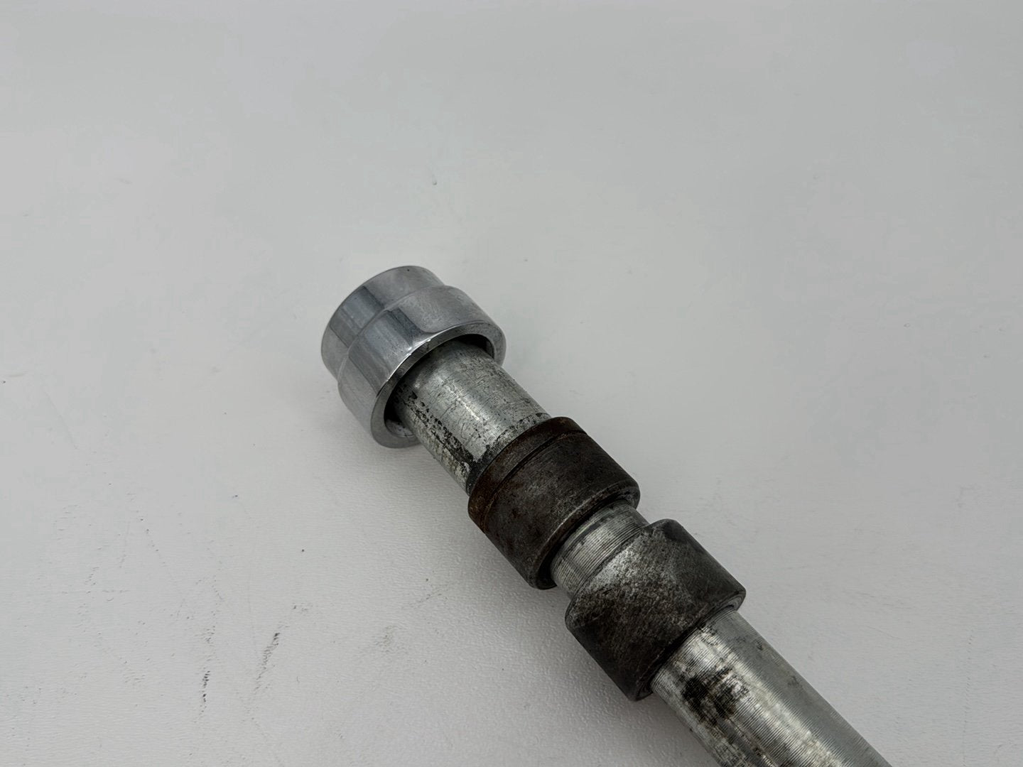 1999 - 2006 Harley-Davidson Touring Electra Glide Classic Front Wheel Axle Bolt Shaft 43364-00